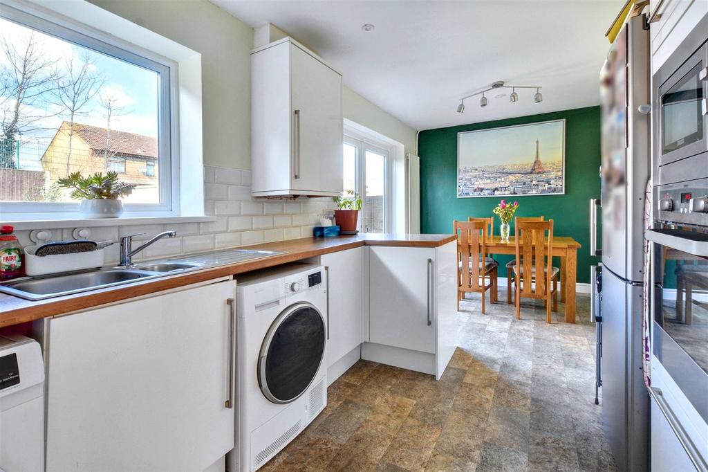 Kitchen 3.jpeg