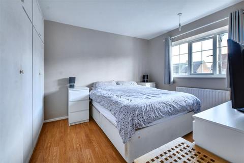 5 Abbots Close, Daybrook, Nottingham, NG5 6AU