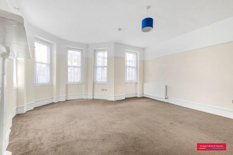 4 bedroom apartment to rent, Talgarth Road London W14