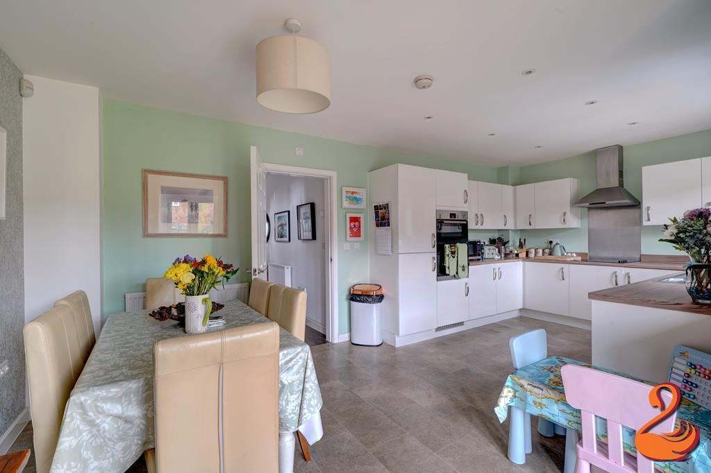 Kitchen/Dining