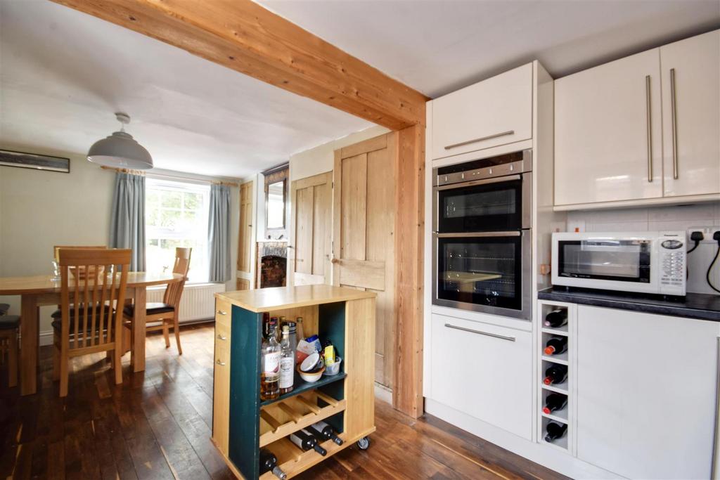 Kitchen / dining room