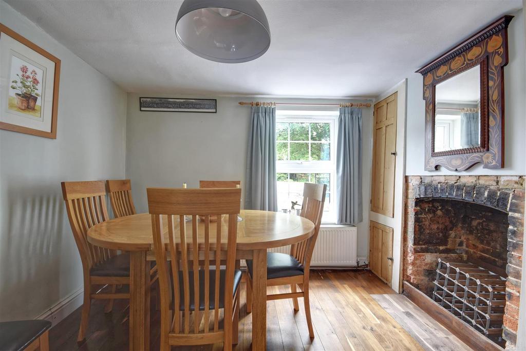 Kitchen / dining room