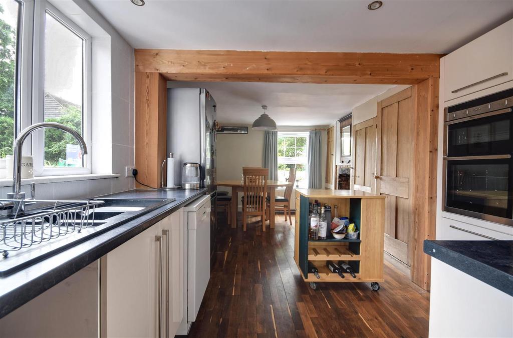 Kitchen / dining room