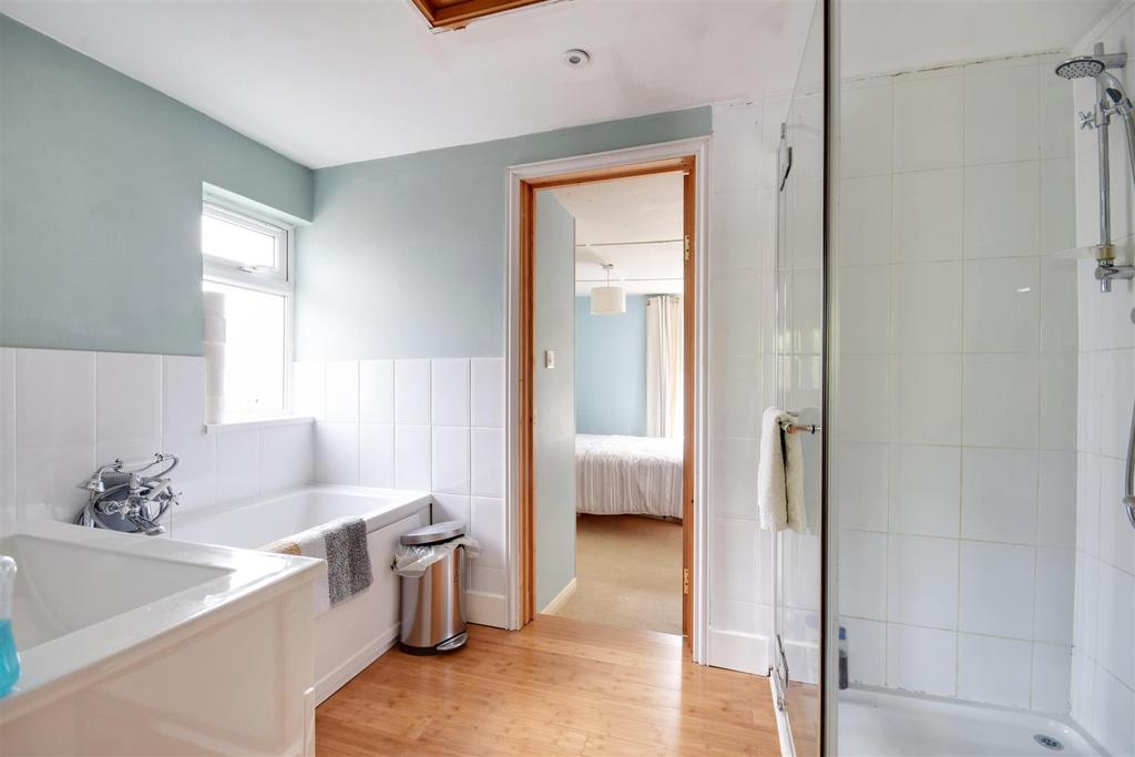 Jack and Jill Bathroom suite