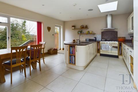 5 bedroom semi-detached house for sale, Lothian Road, Tollerton, Nottingham