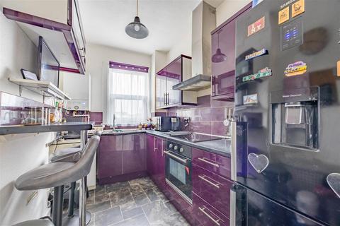 2 bedroom apartment for sale, SALISBURY AVENUE, Westcliff-On-Sea