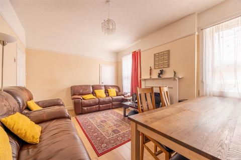 2 bedroom apartment for sale, SALISBURY AVENUE, Westcliff-On-Sea