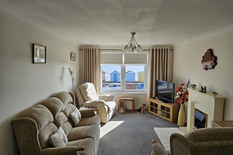 2 bedroom apartment for sale, Landguard Court, Felixstowe, IP11