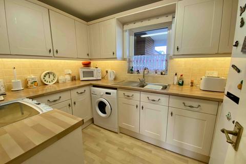 2 bedroom apartment for sale, Landguard Court, Felixstowe, IP11