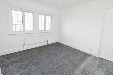 33 Beacon Road, Wibsey, Bradford, BD6 3EY