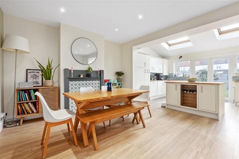 27 Bronson Road, London, SW20 8DZ