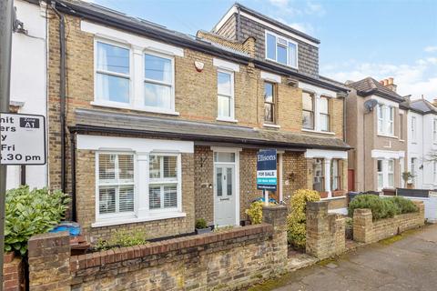 27 Bronson Road, London, SW20 8DZ