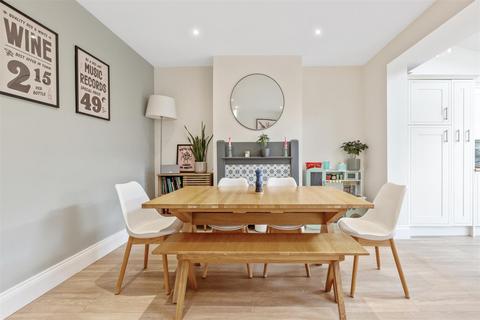 27 Bronson Road, London, SW20 8DZ