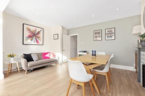 27 Bronson Road, London, SW20 8DZ