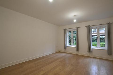 2 bedroom apartment to rent, Fleet Road, Fleet GU51