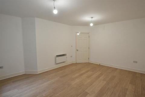 2 bedroom apartment to rent, Fleet Road, Fleet GU51