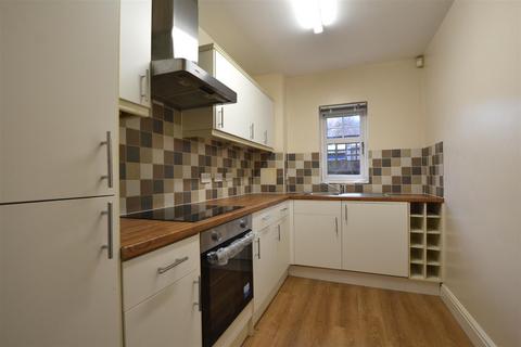 2 bedroom apartment to rent, Fleet Road, Fleet GU51