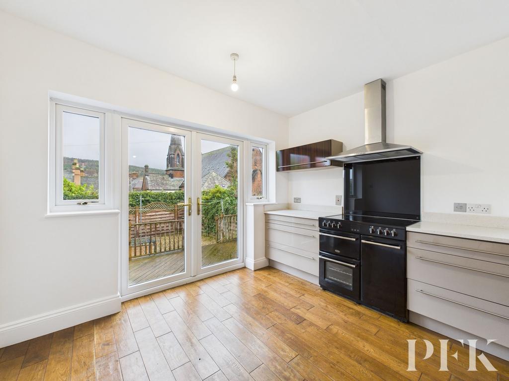 Kitchen / Dining