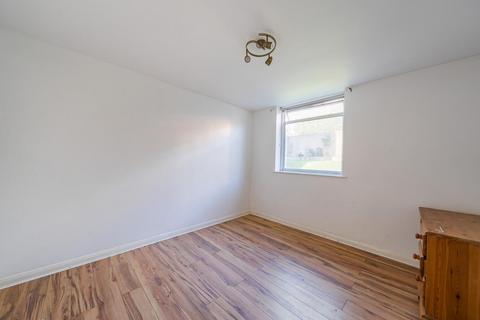 2 bedroom flat for sale, Averil Grove, Streatham, London, SW16