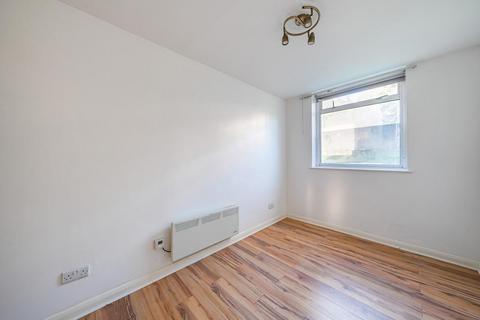 7 Averil Grove, London, SW16 3ET