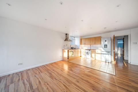 7 Averil Grove, London, SW16 3ET