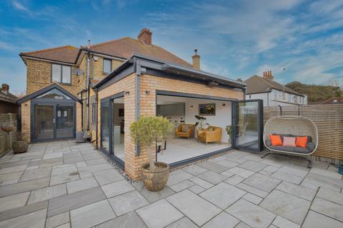 26 Convent Road, Broadstairs, CT10 3BE