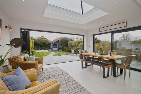 26 Convent Road, Broadstairs, CT10 3BE