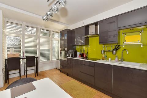 undefined, Tonbridge Road, Maidstone, Kent