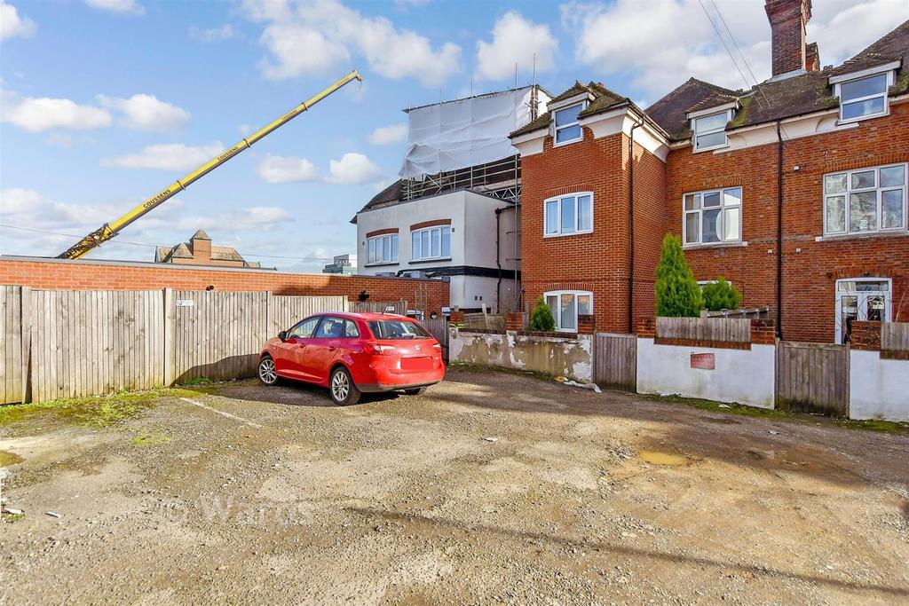 Driveway/Parking