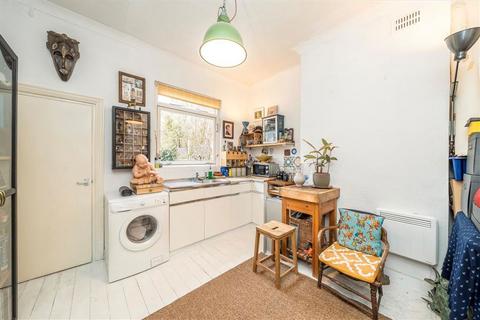 1 bedroom flat to rent, Avignon Road, London SE4