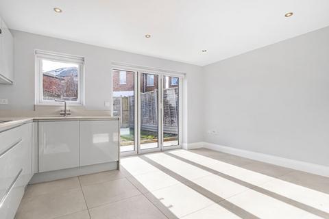 2 bedroom flat for sale, 2B Brookhill Road, Barnet, Hertfordshire, EN4 8SD