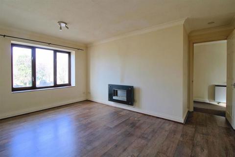 1 bedroom flat for sale, Edinburgh Court, King's Lynn, Norfolk, PE30 1ND