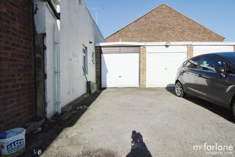 2 bedroom terraced house to rent, Thomas Street, Swindon SN2