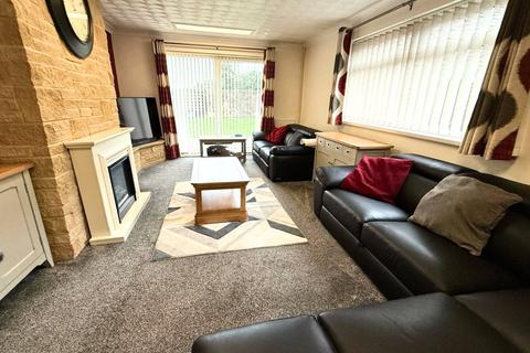 3 bedroom bungalow to rent, Merlin Way, Swindon SN3