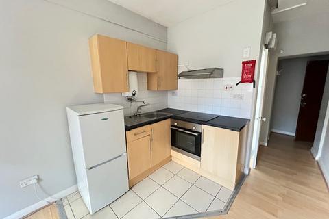 Studio to rent, Cobden Avenue, Bitterne Park, Southampton, SO18