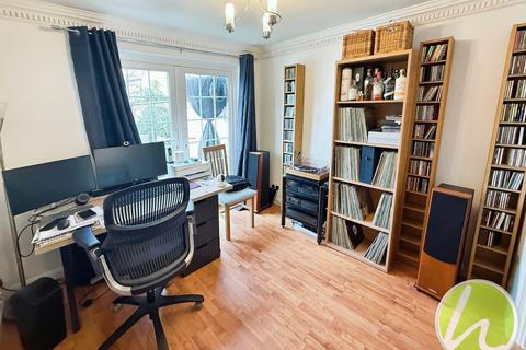 9 Champion Close, Stanford-le-hope, SS17 7BA