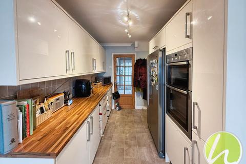 9 Champion Close, Stanford-le-hope, SS17 7BA