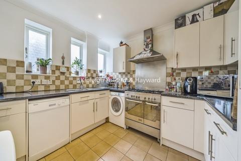 4 bedroom house to rent, Filigree Court London SE16