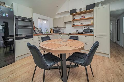 259 The Common, Holt, Trowbridge, BA14 6QL