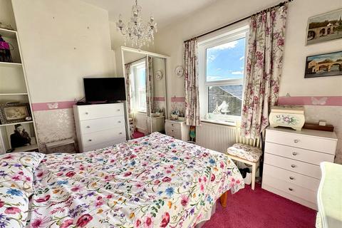 2 bedroom terraced house for sale, Claremount Road, Halifax