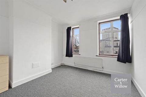 1 bedroom apartment for sale, Lodge Avenue, London, Essex