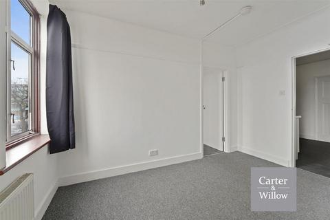 1 bedroom apartment for sale, Lodge Avenue, London, Essex