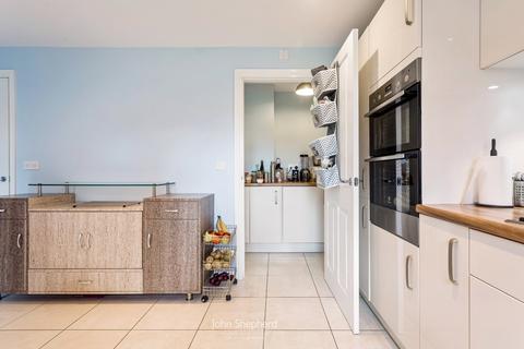 18 Bartholomew Close, Edwalton, Nottingham, NG12 4HL