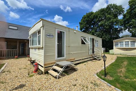 2 bedroom bungalow to rent, West Fork Place, Farnham Road, Liss