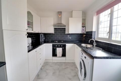 2 bedroom semi-detached house to rent, Dorcas Close, Waterlooville