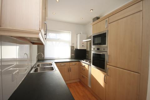 2 bedroom flat to rent, Finchley Road, London NW11