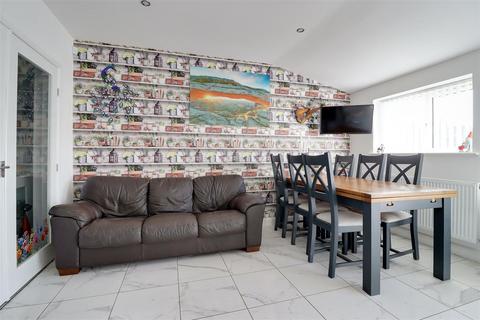 38 Corby Park, North Ferriby, HU14 3AY