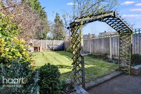 7 Grasmere Road, Carcroft, Doncaster, DN6 8QQ