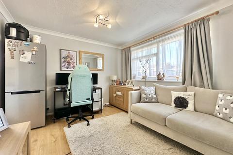 1 bedroom flat for sale, Thames Close, Ferndown BH22