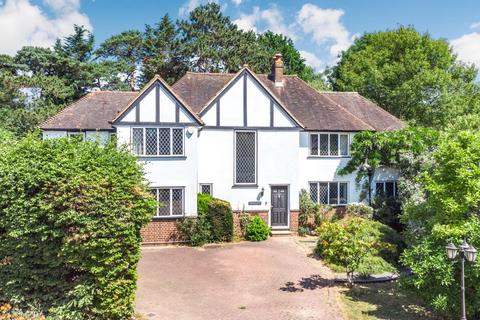 Greenleaves Oakwood Close, Chislehurst, BR7 5DD